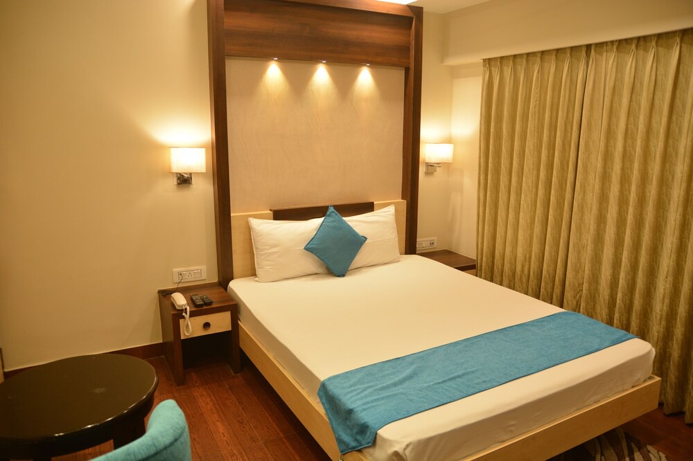 Shrirampur Hotel | AVENUE PLAZA