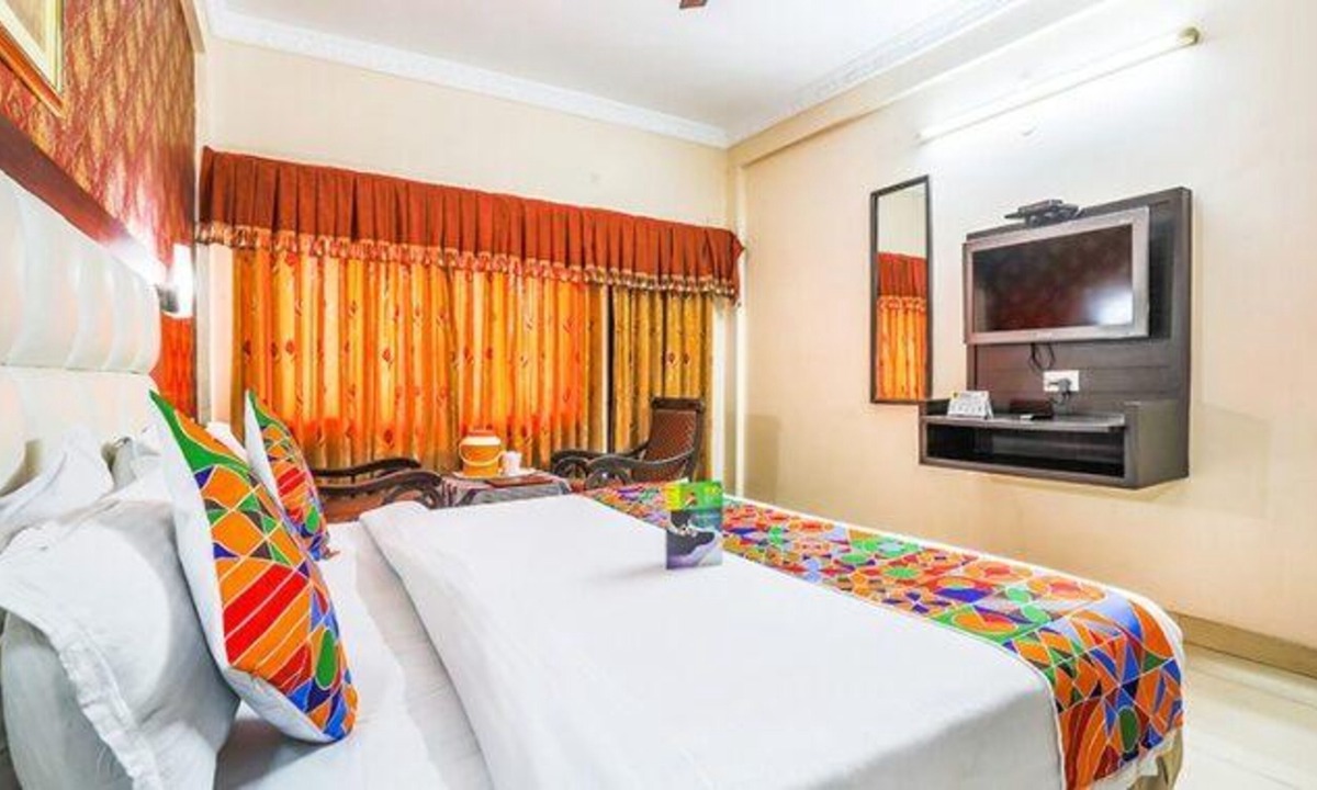Mayapur Hotel | FabHotel Pramila Inn