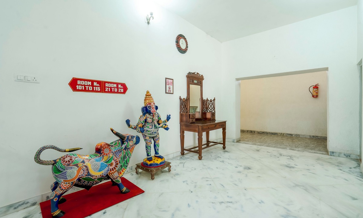 Abu Road Hotel | Hotel Chandrawati Palace