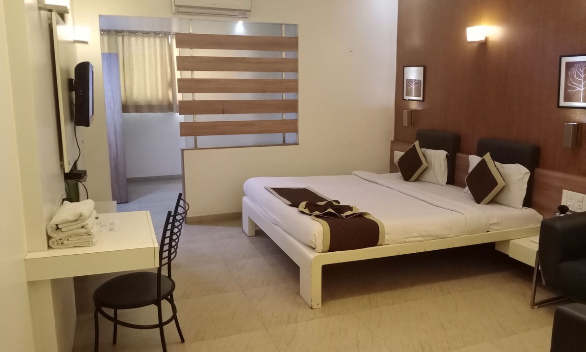 Junagadh Hotel | Hotel Platinum