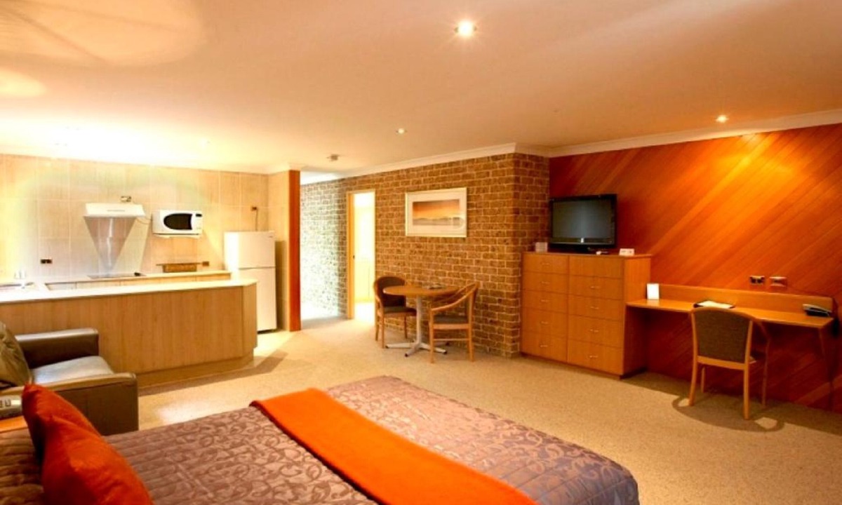 Leumeah Hotel | The Hermitage Motel