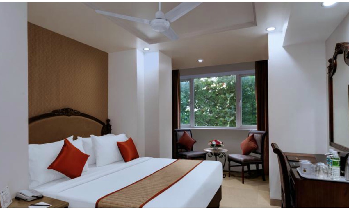 Colaba Hotel | Hotel Suba Palace