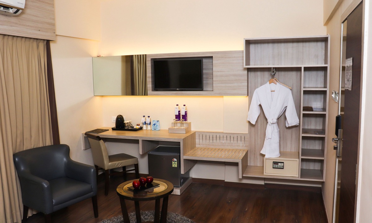Dadar East Hotel | Bawa Regency