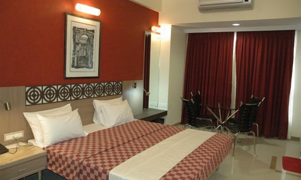 Khar Hostel | The UniContinental - Campus Accommodation