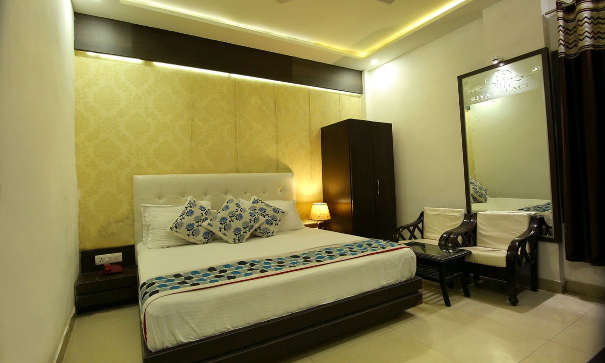 Agra Hotel | Hotel Riya Palace - Idgah Railway Station Agra