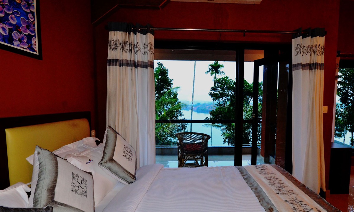 Vazhavatta Hotel | LakeRose Wayanad Resort