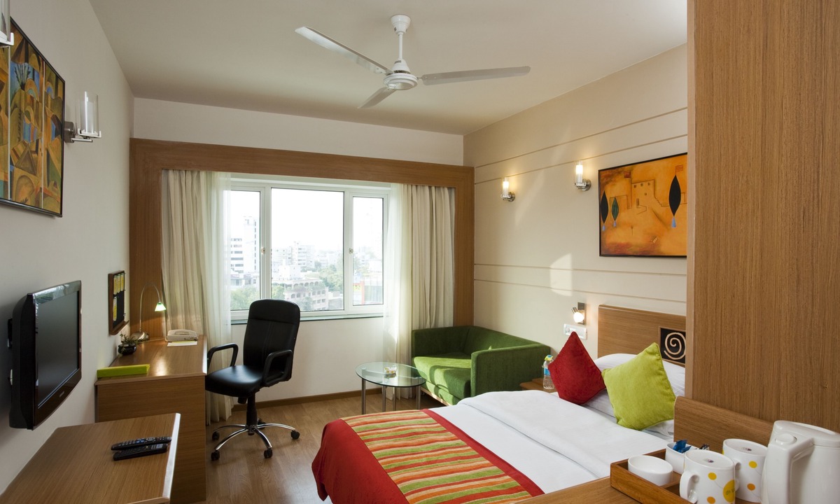 Ellis Bridge Hotel | Lemon Tree Hotel, Ahmedabad