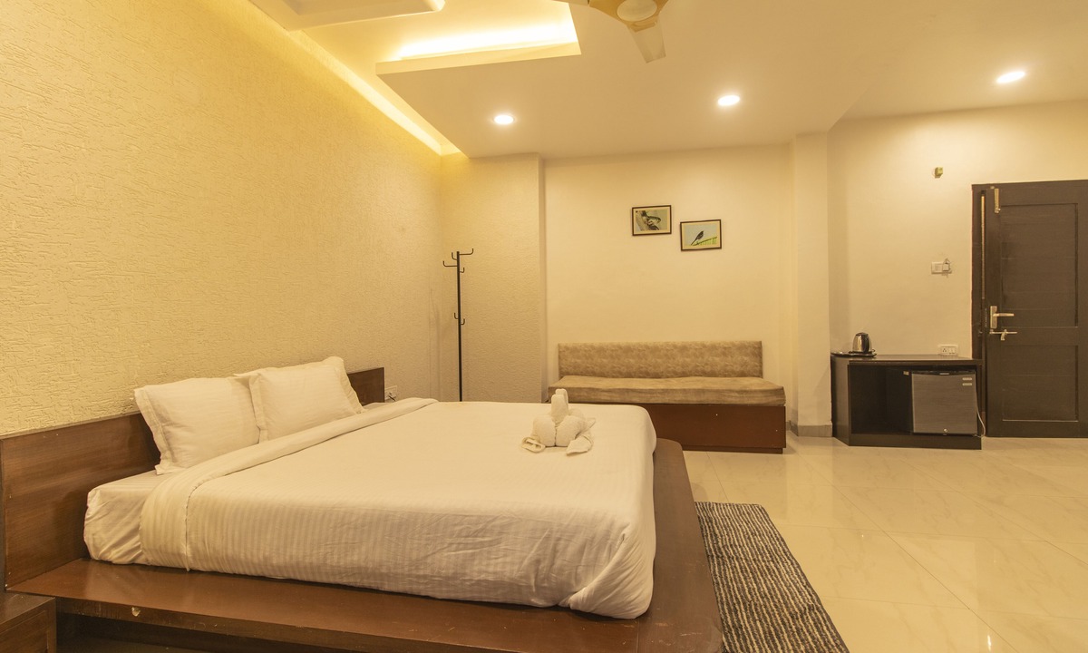 Pachmarhi Hotel | Hotel Misty Meadows by Vanyum