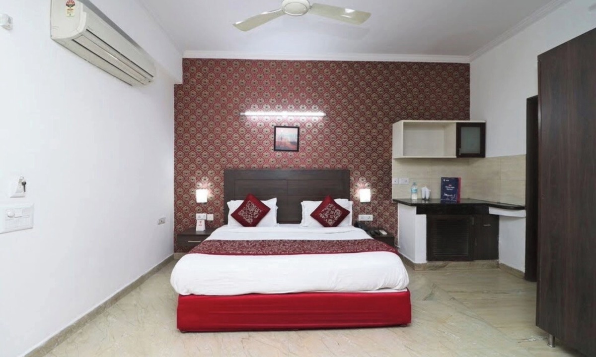 Jasola Hotel | Hotel Jashn Inn near Apollo Hospital, Delhi