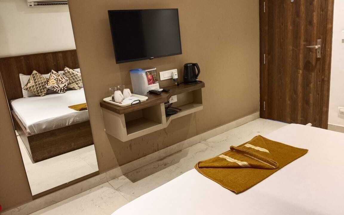 Medinipur Hotel | Eennra Kaansabbati
