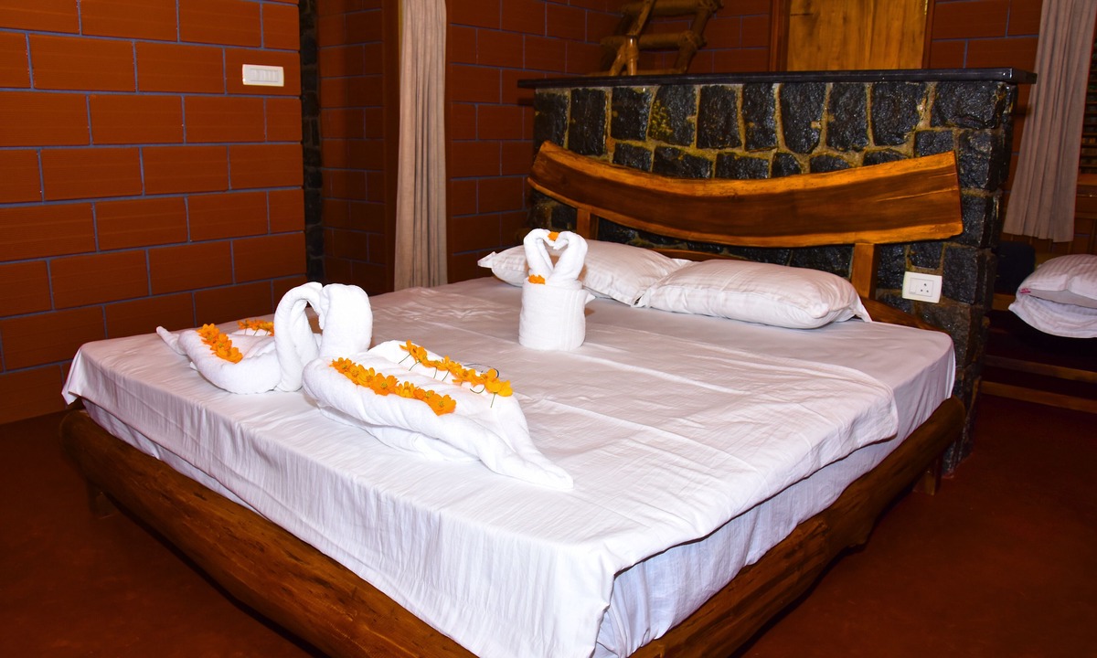 Mekkarai Hotel | Heaven In Woods