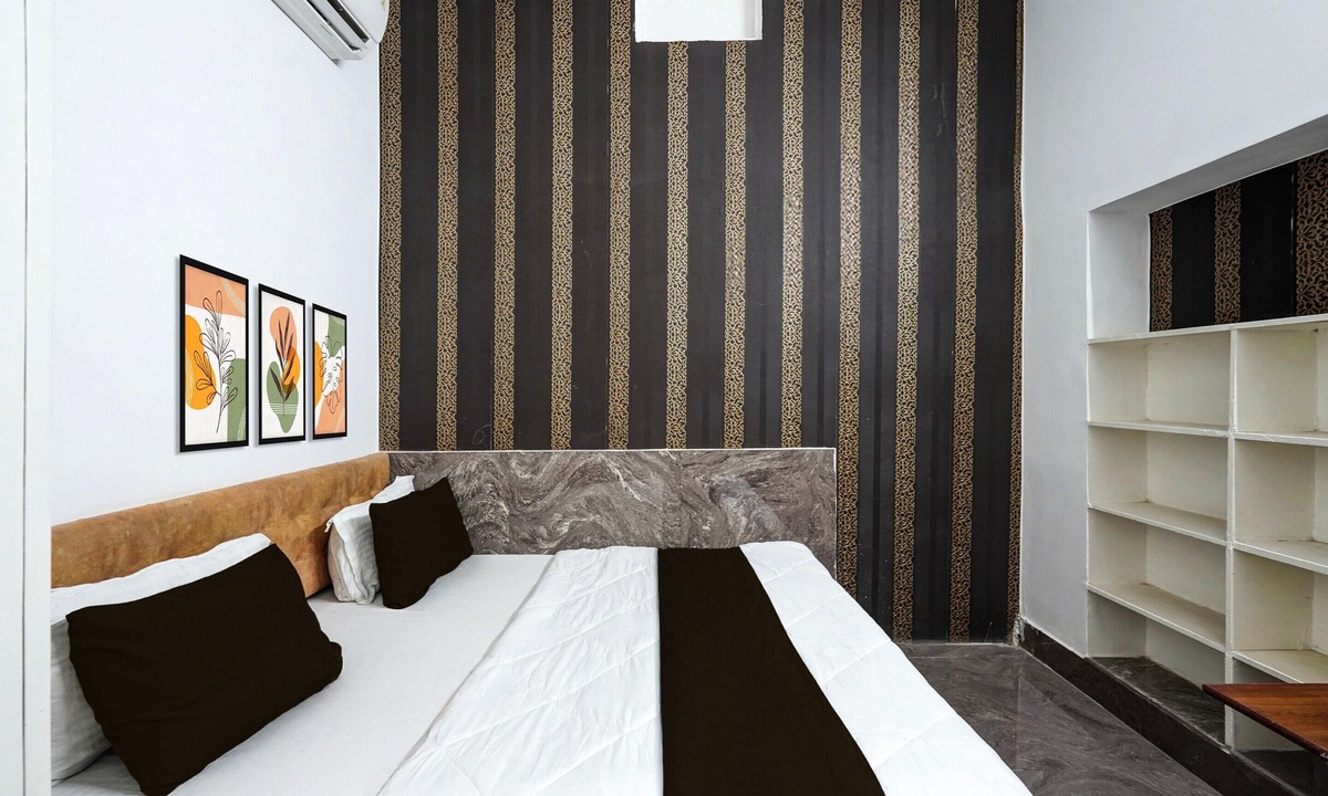 Uchiyarda House | Deluxejannat Residency