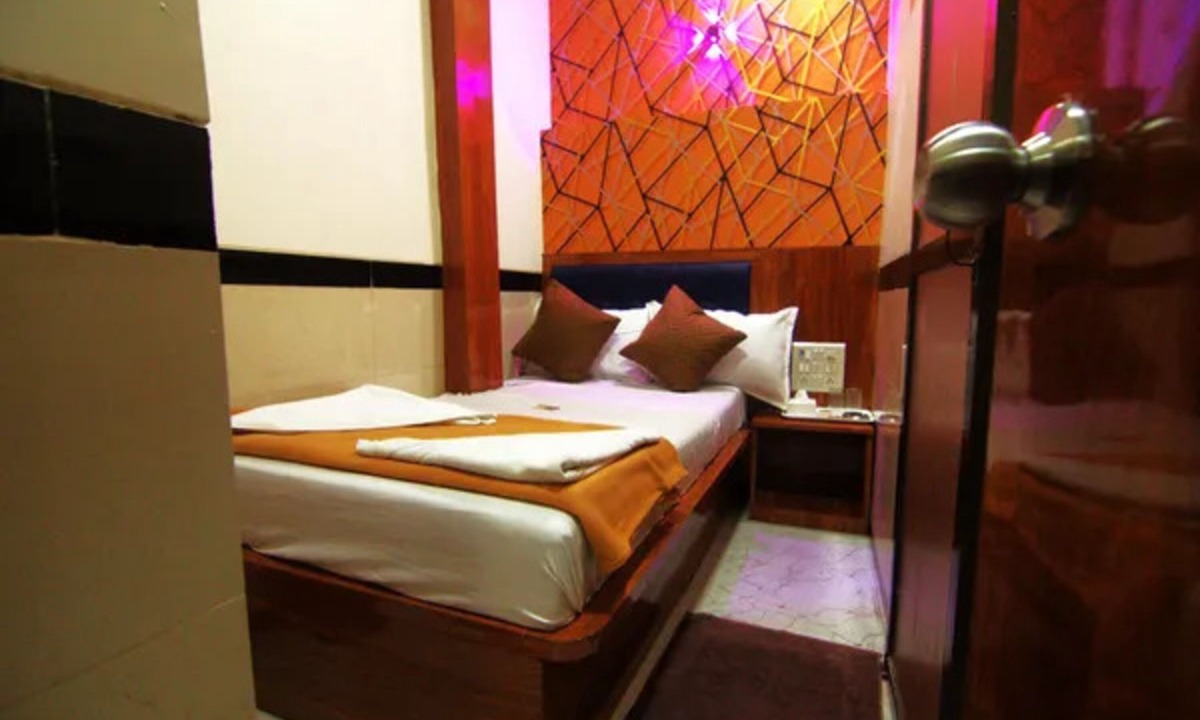 Goregaon East Hotel | Fabhotel Star Hill