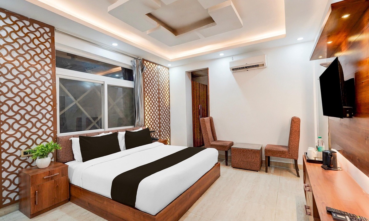 Dehradun House | Deluxe With Twin Bedrispana Pul Haridwar