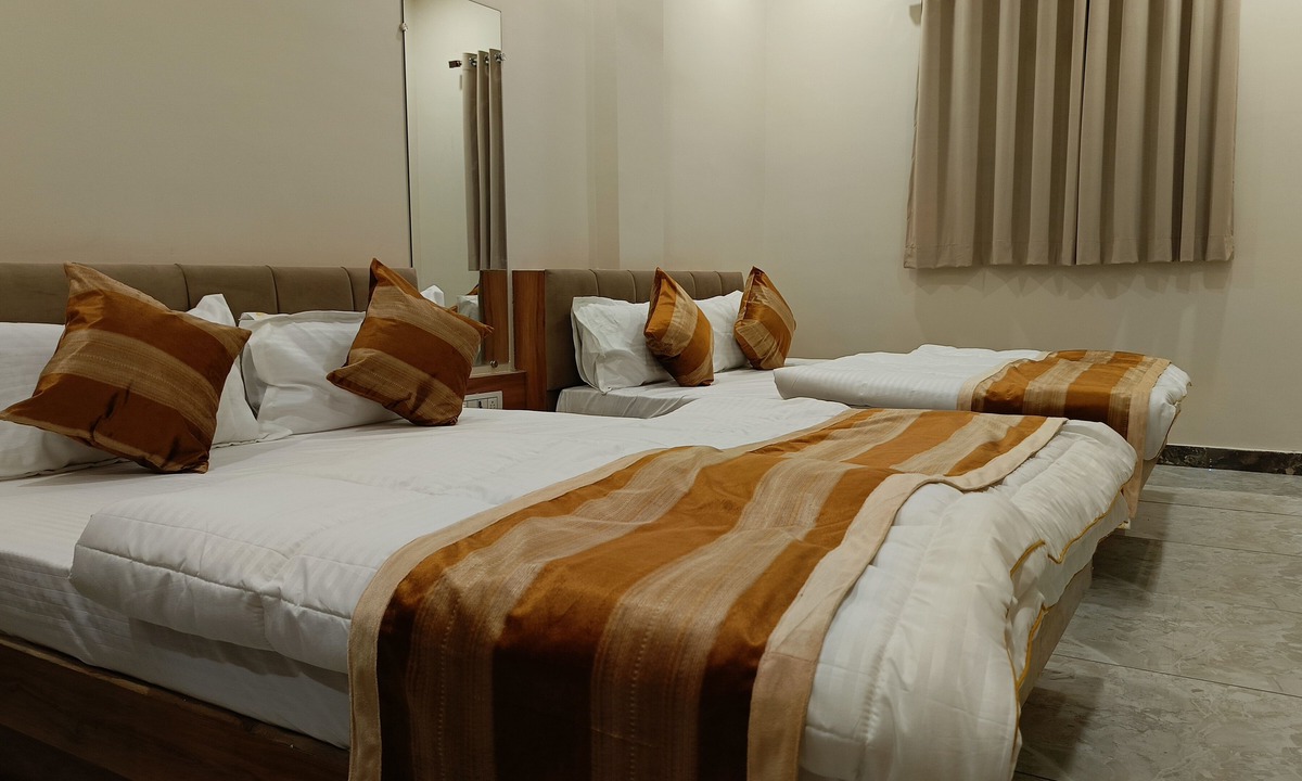 Ujjain Hotel | Shree ShyamRaj Hotel
