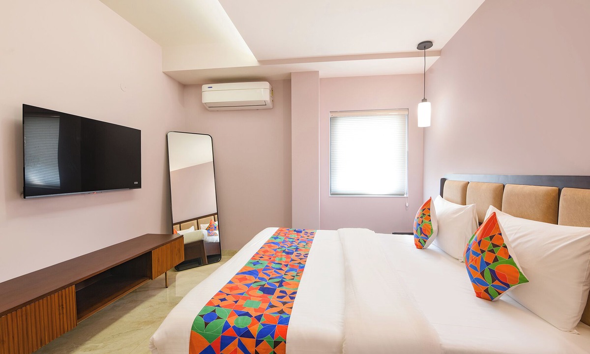 Malviya Nagar Hotel | FabHotel The White Cliff Inn - Near Max Hospital Saket