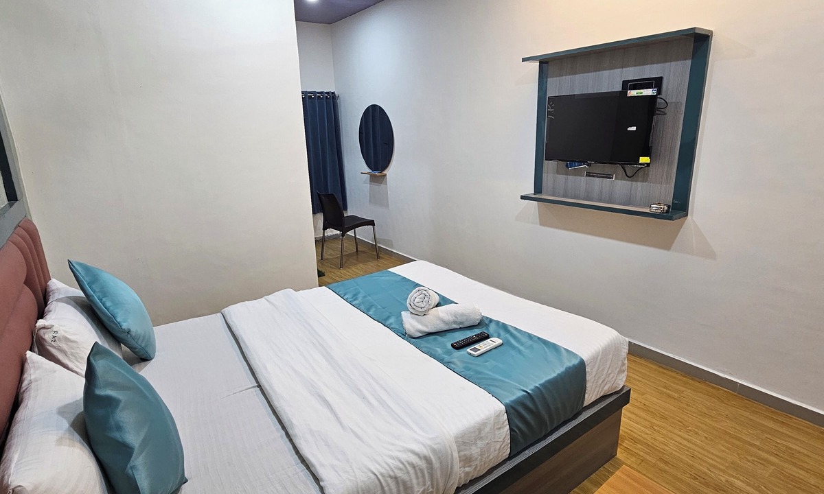 Surat Hotel | Hotel Radiyesan Gold