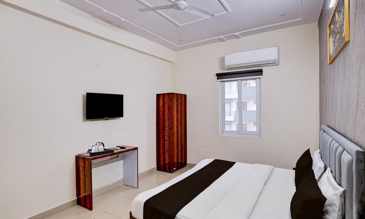 Sector 70 House | Super Townhouse Noida Sector 70