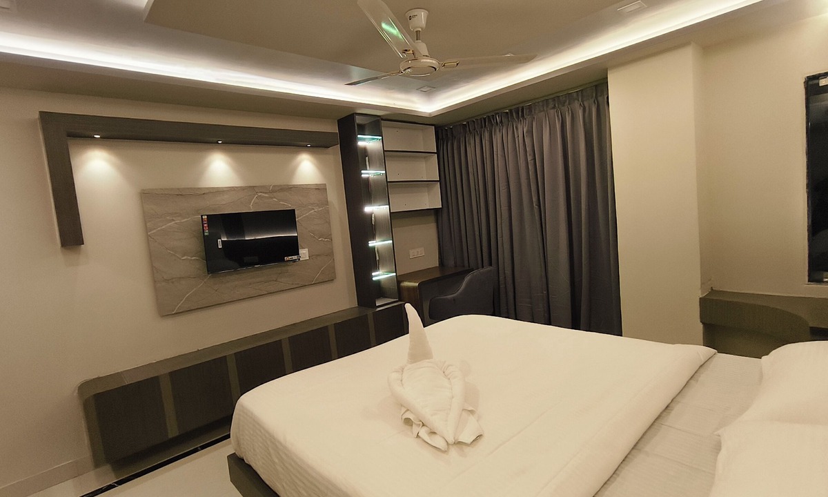 Ballygunge Hotel | Hotel High Rise