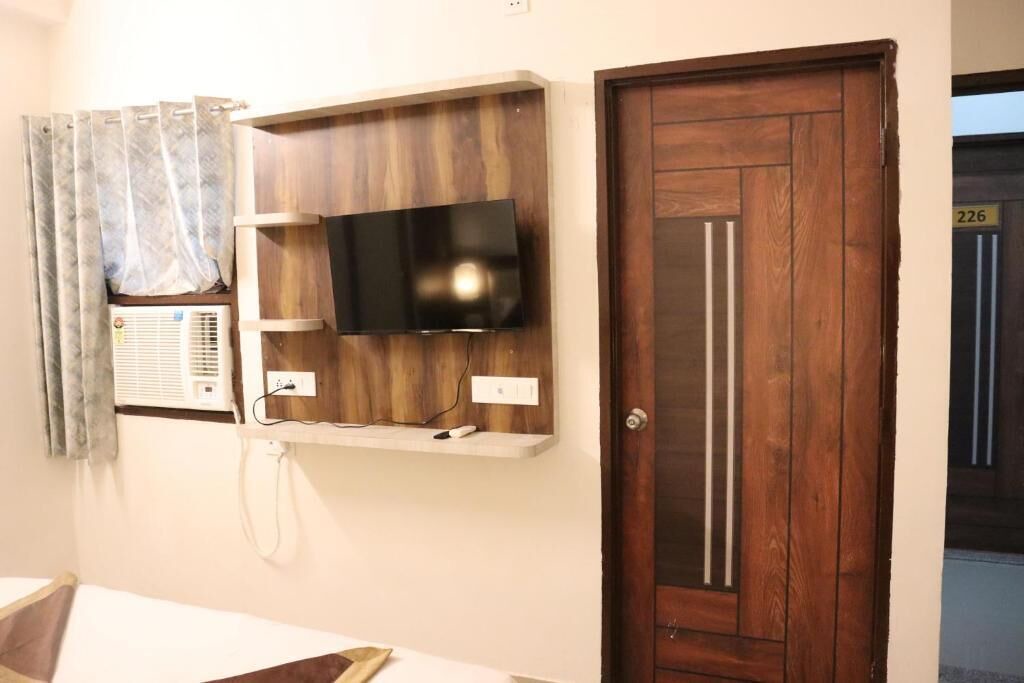 Neemrana Hotel | Paradise Inn