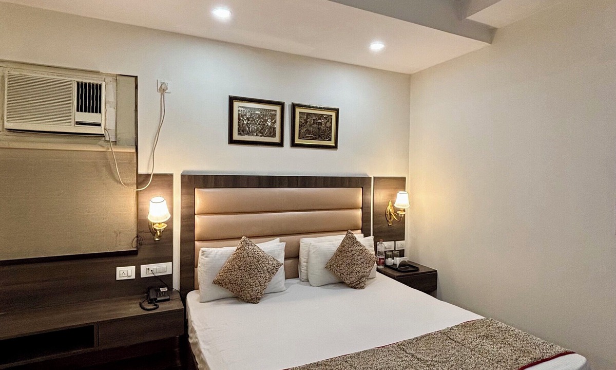 Pashim Vihar House | SATYAM ROOM