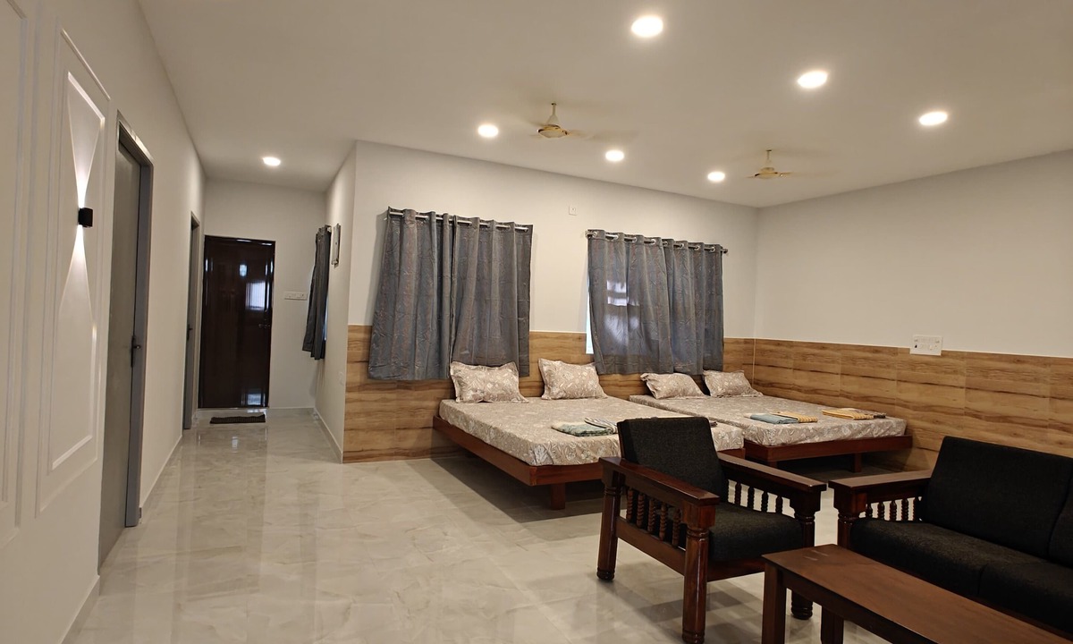 Indore Hotel | Hotel Mauris & Restaurant By Wishotel
