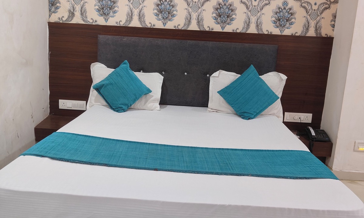 Vadodara Hotel | HOTEL LOTUS GOLD