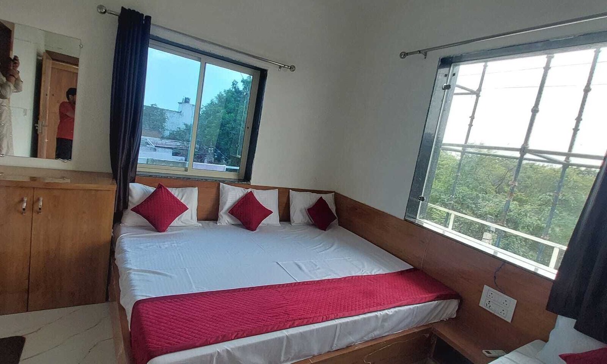 Barsana Hotel | Ladlee Palace Guest House