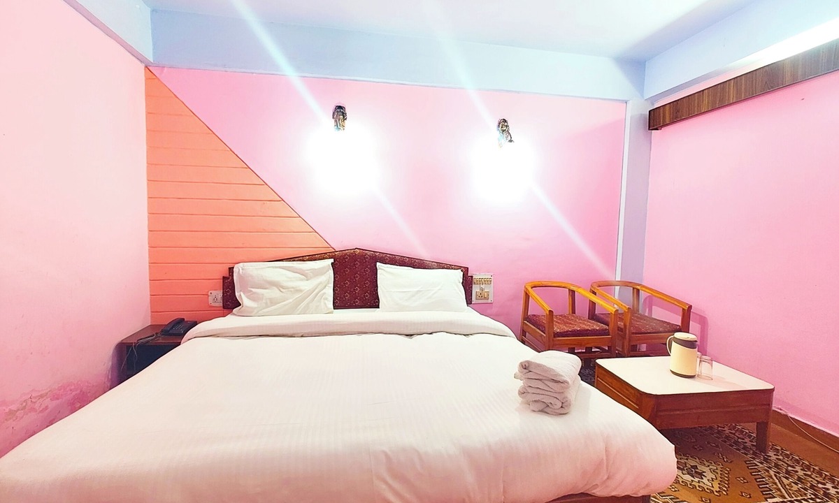 Mallital Hotel | Nainital Hotel R C Near mall Road