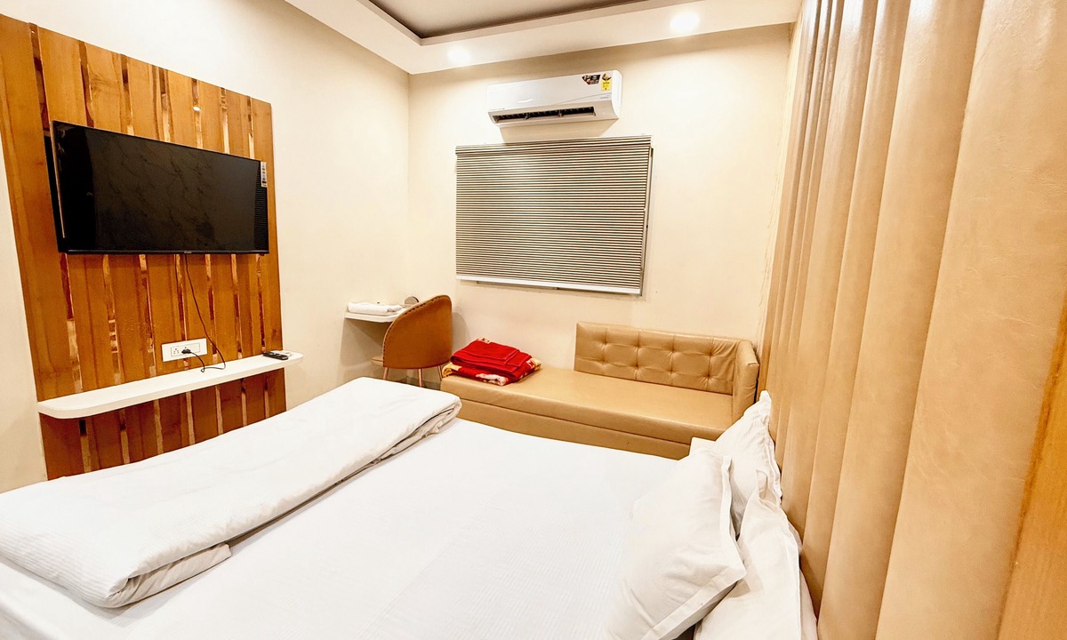 Ujjain Hotel | Hotel Apple Palace - Prime Located
