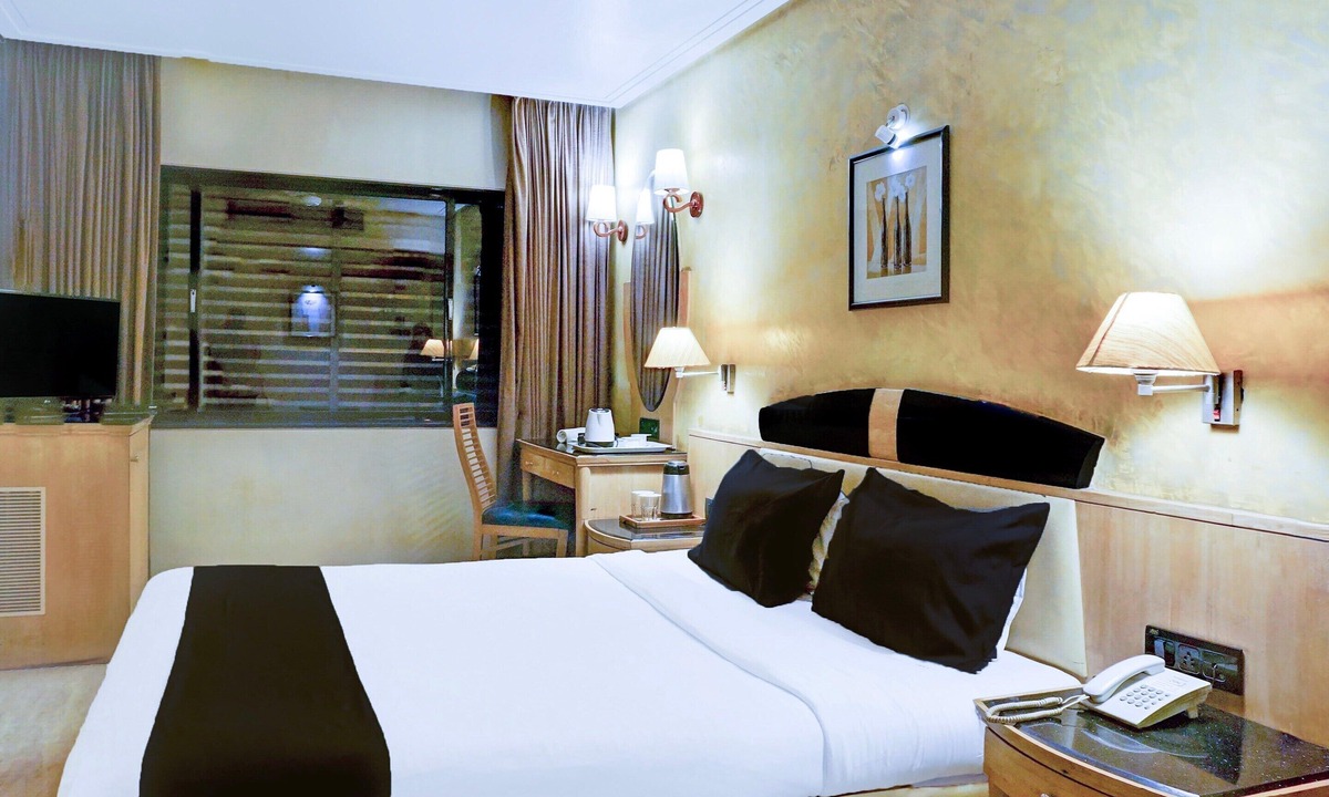 Shivajinagar House | Suite JM Road Krishna Presidency