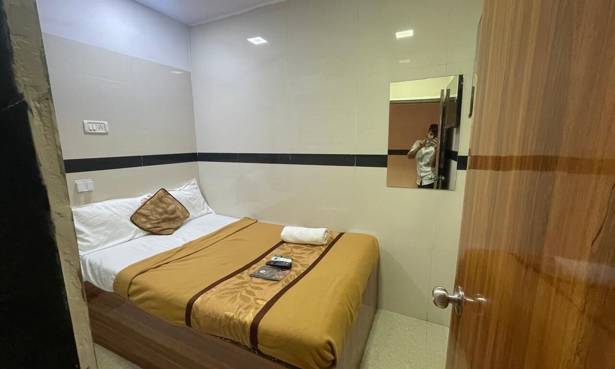 J B Nagar Hotel | Hotel Cargo inn