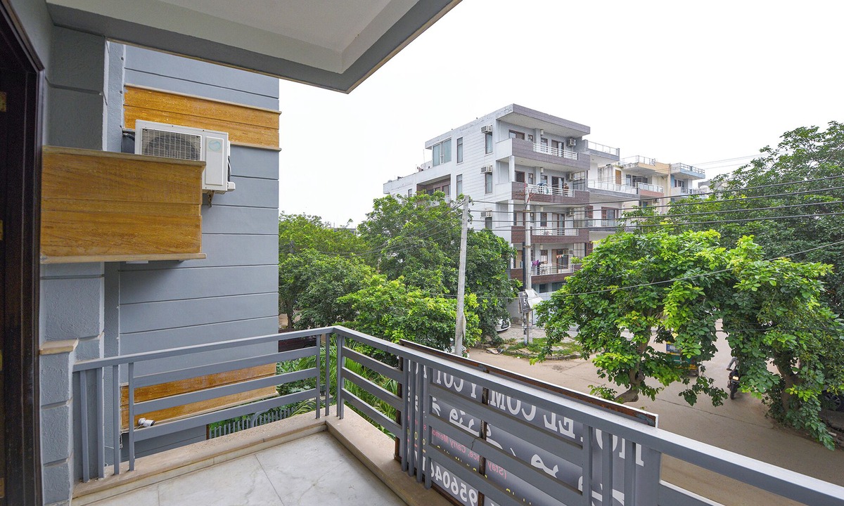 Sector 51 Hotel | FabHotel Comfy Cottage - 700 Meters From Artemis Hospitals, Sector 51