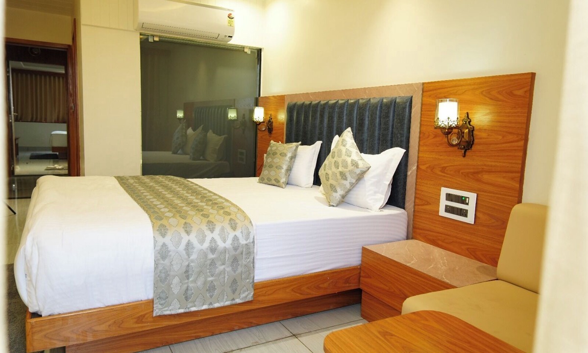 Ahmedabad Hotel | HOTEL BHAGYALAXMI LUXURY INN
