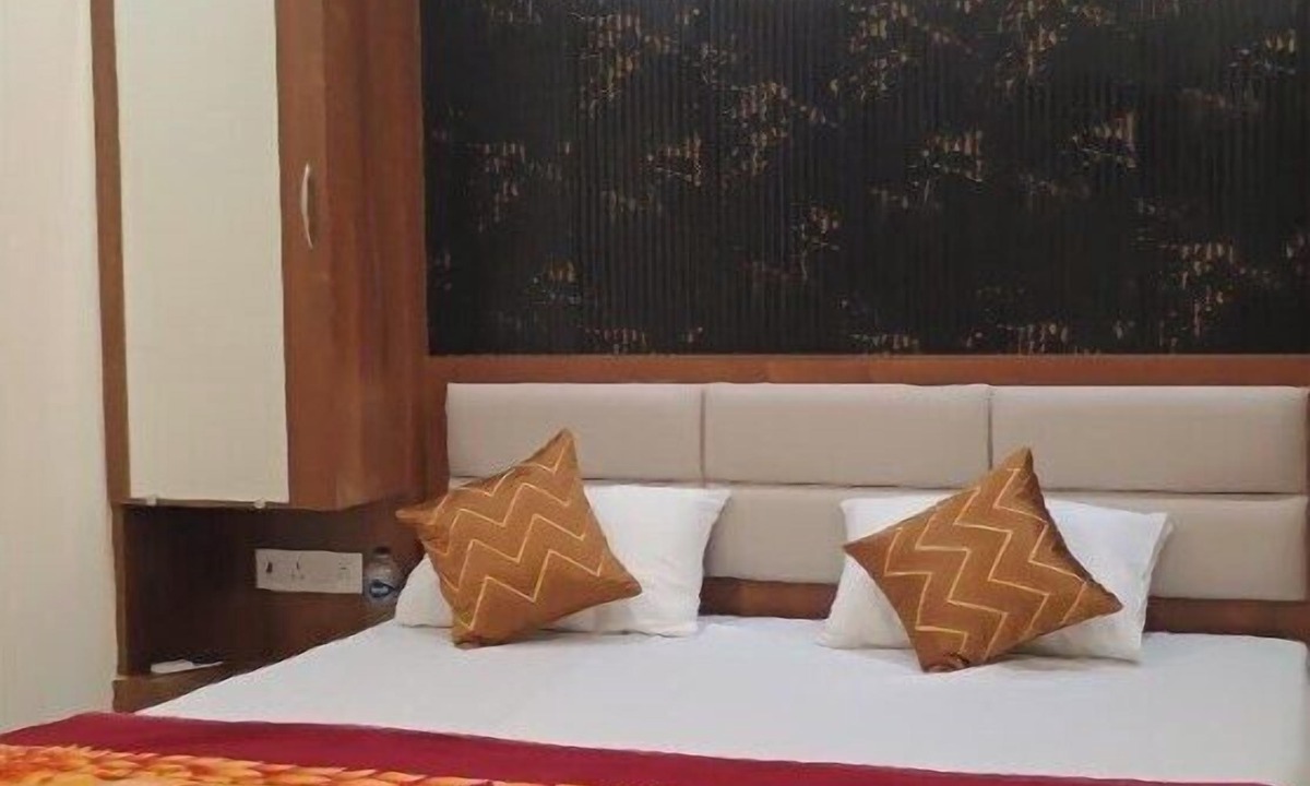 Varanasi House | S R GUEST HOUSE