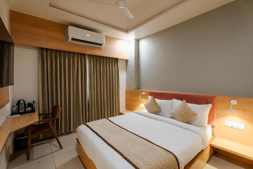 Nadiad Hotel | Prarambh By Siara