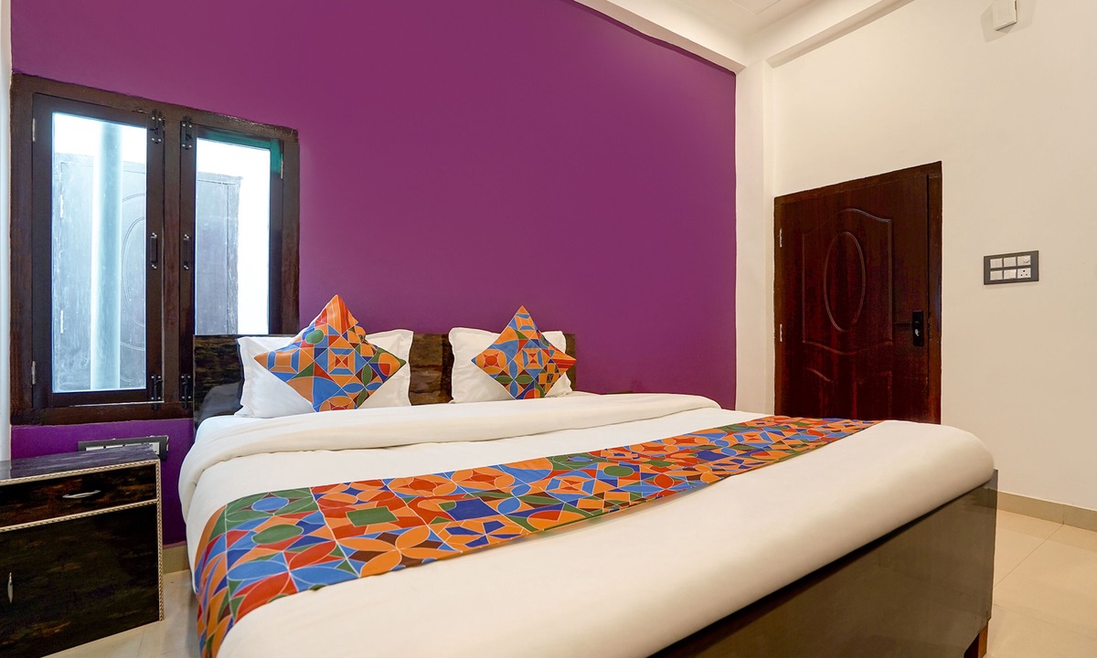 Faizabad Hotel | FabExpress Awadh Royal