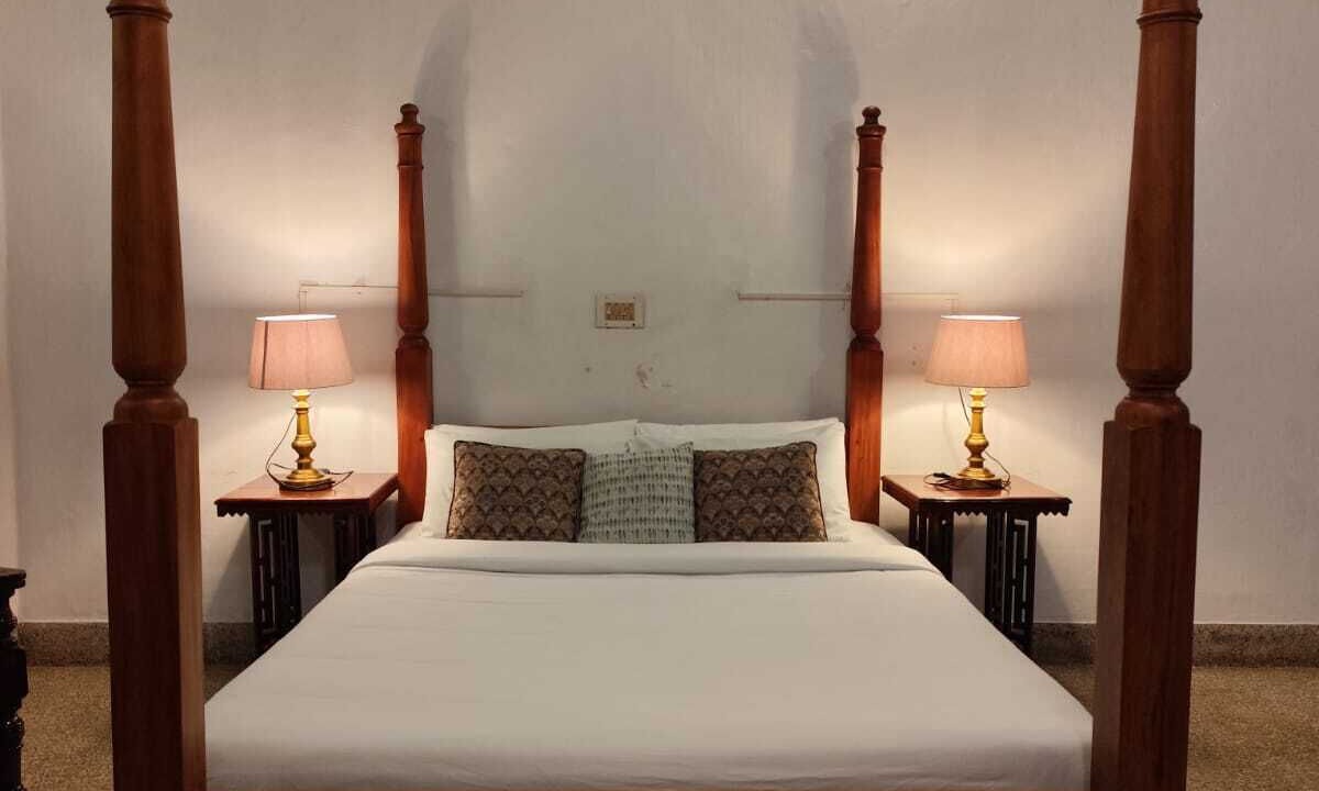 Suryanelli Bed & Breakfast | The Gundumalai Bungalow