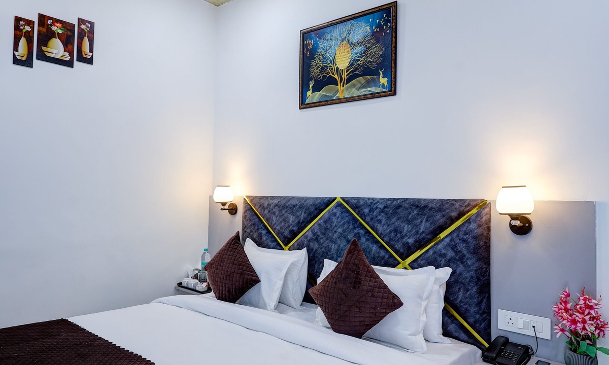 Sector 27 Hotel | Hotel Warm Welcome Inn Noida Sector 26