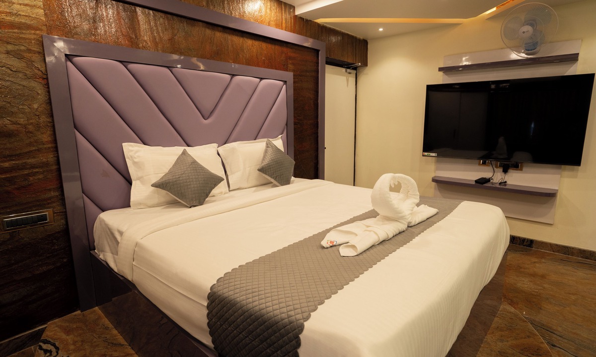 Gachibowli Hotel | SID Royale Hyderabad