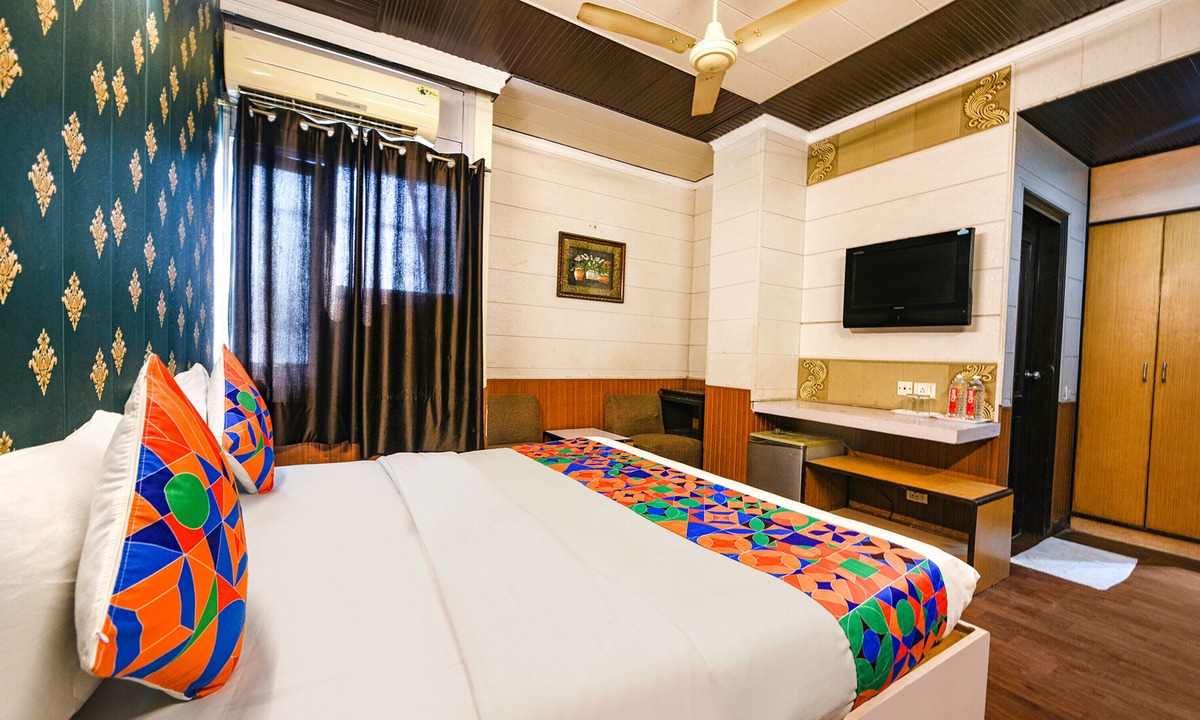 New Friends Colony Hotel | Fabhotel The Icon