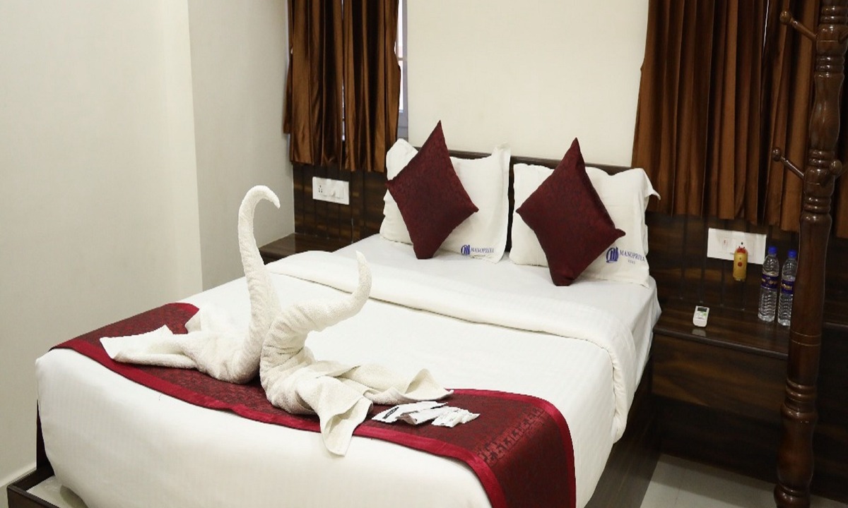 Madurai Hotel | Manopriya Residency by Azalea