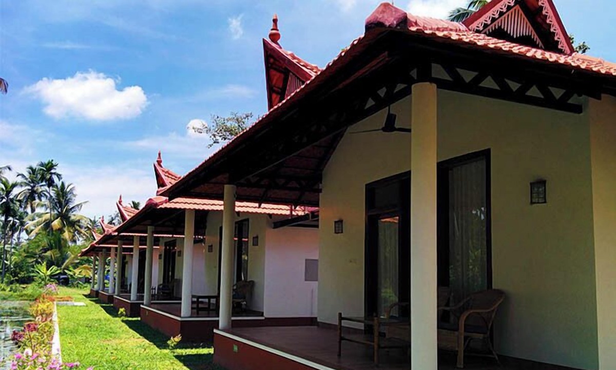 Alappuzha Hotel | Palmgrove Lake Resort