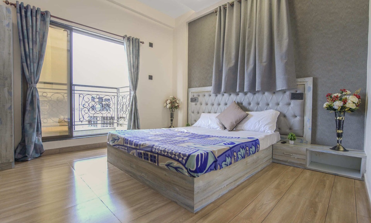 Karjat Hotel | 3BHK w/Pool - Sunset Palazzo by Universe Villas