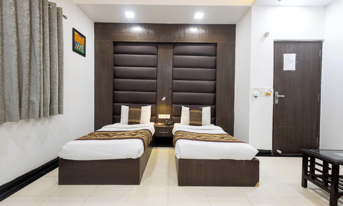 Karol Bagh Hotel | Hotel Red Castle 4 Star