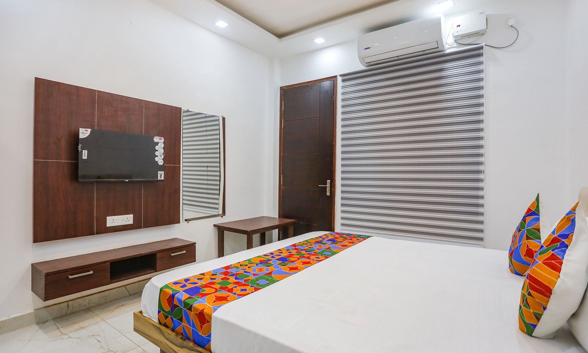 Varanasi Hotel | FabHotel JP Villa