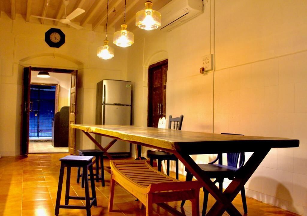 Pali Hill Hostel | GoSolo Stays