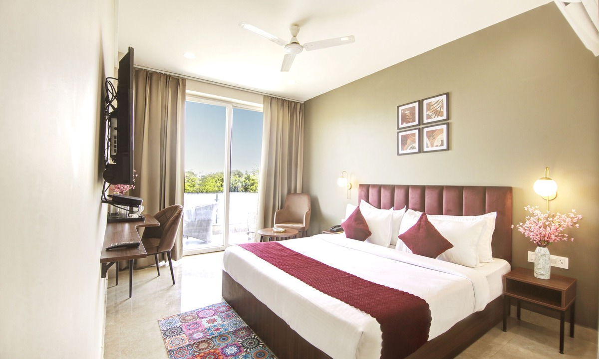 Gurugram Hotel | Saltstayz Select – Near Sohna Road City Center