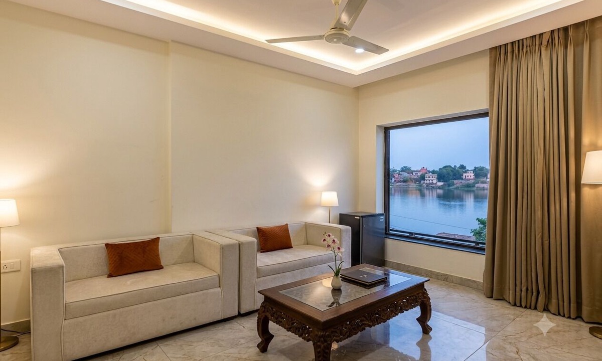 Chas Hotel | VEENA REGENCY