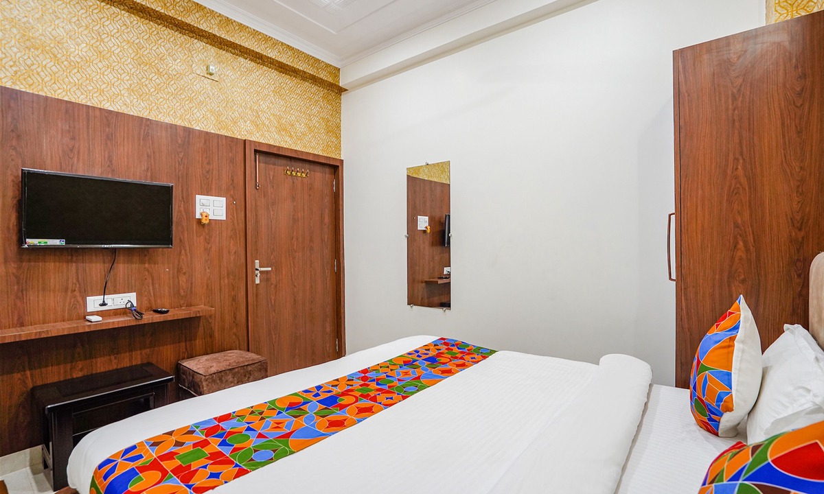 Varanasi Hotel | Fabhotel Siddhant